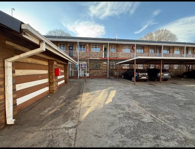 2 BEDROOM APARTMENT FOR SALE IN VANDERBIJLPARK CW 6